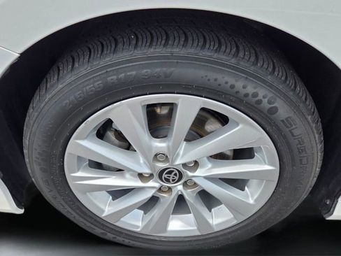 Used 2021 Toyota Camry LE FWD image 19