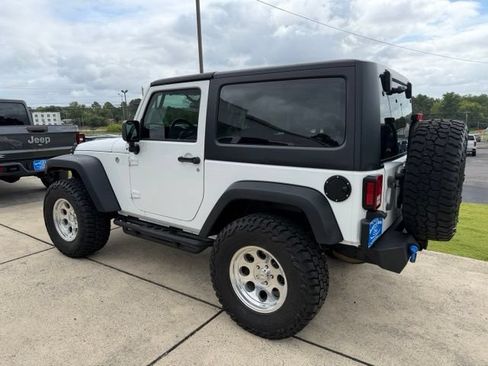 Used 2018 Jeep Wrangler Sport AWD/4WD image 5