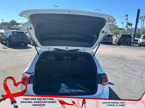 Used 2024 Volkswagen Golf R image 10