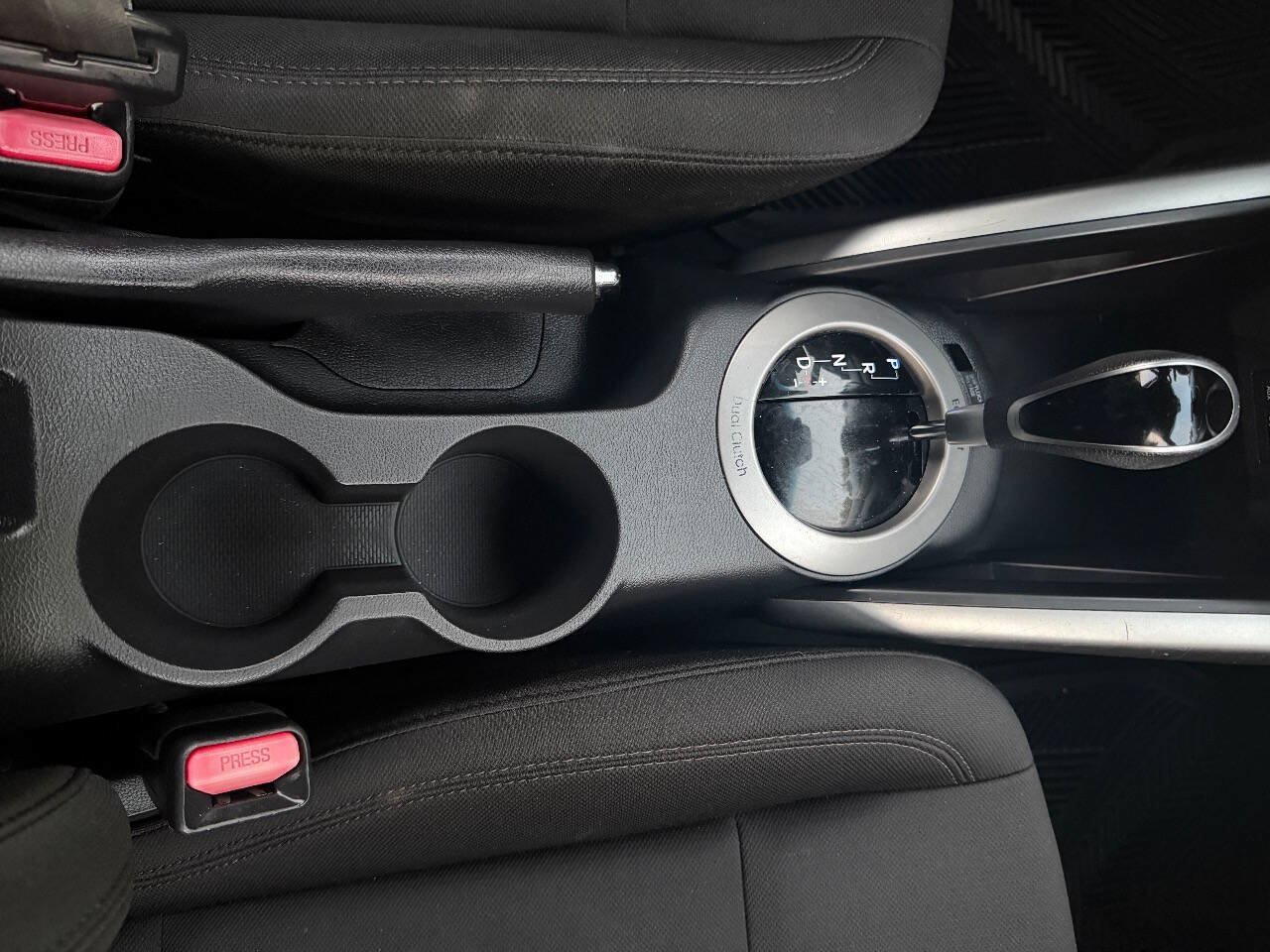 Used 2013 Hyundai Veloster FWD image 19