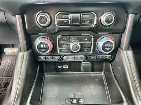 Certified 2023 GMC Yukon AT4 w/ AT4 Premium Package AWD/4WD image 35