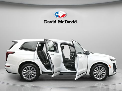 Used 2023 Cadillac XT6 Premium Luxury w/ Technology Package FWD image 50