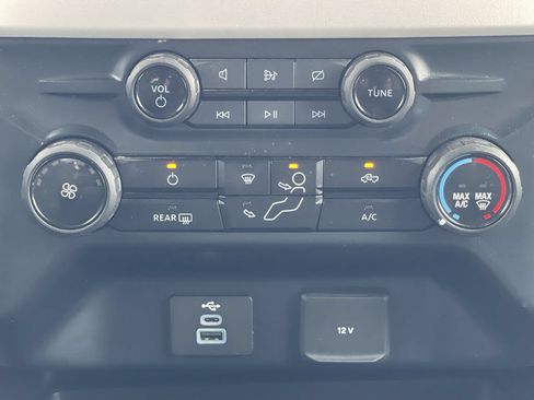 Used 2023 Ford F350 XLT w/ 360-Degree Camera Package AWD/4WD image 32