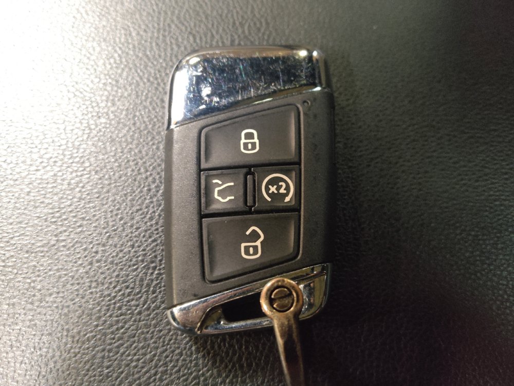 Used 2022 Volkswagen Atlas Cross Sport SE FWD image 32
