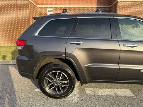 Used 2021 Jeep Grand Cherokee Limited AWD/4WD image 19