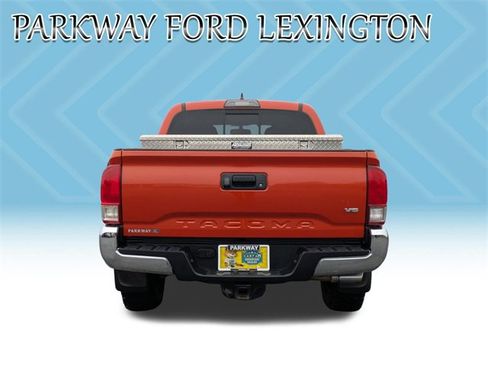 Used 2017 Toyota Tacoma TRD Pro image 6