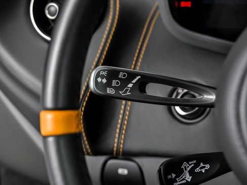Used 2019 McLaren 600LT RWD image 25
