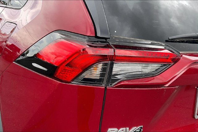 Used 2025 Toyota RAV4 XLE Premium w/ Weather Package AWD/4WD image 33