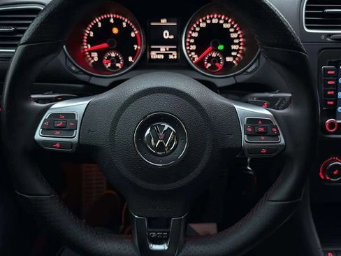 Used 2011 Volkswagen Golf 4-Door image 9