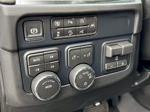 New 2026 Chevrolet Tahoe LS w/ LPO, Get Active Package image 29