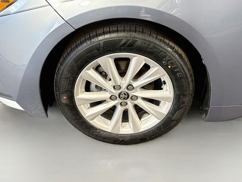 Used 2024 Toyota Corolla LE w/ LE Convenience Package FWD image 38