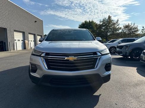 Used 2022 Chevrolet Traverse LT FWD image 8