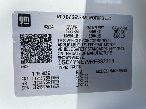 Used 2024 Chevrolet Silverado 2500 LT AWD/4WD image 11
