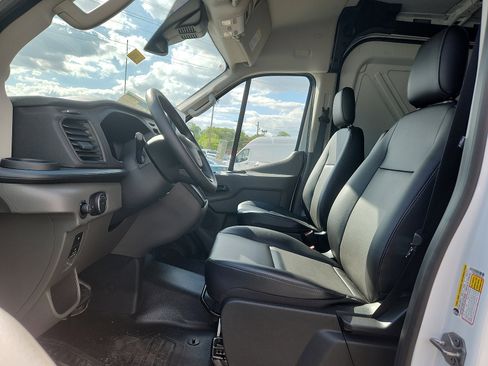 New 2026 Ford Transit 250 148 Medium Roof RWD image 7