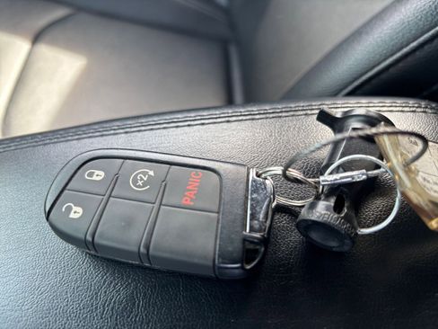 Used 2025 Jeep Compass Limited image 21