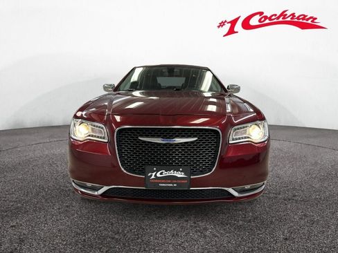 Used 2018 Chrysler 300 Limited image 31