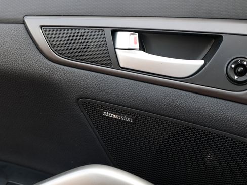 Used 2015 Hyundai Veloster Turbo image 39