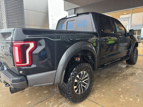 Used 2019 Ford F150 Raptor w/ Equipment Group 801A Mid image 8