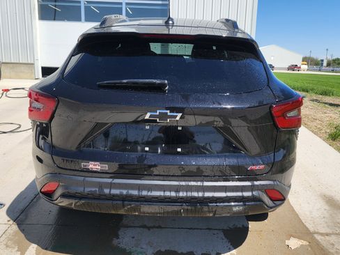 Used 2025 Chevrolet Trax RS w/ Sunroof Package FWD image 5