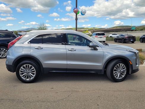Used 2024 Cadillac XT4 Premium Luxury image 4
