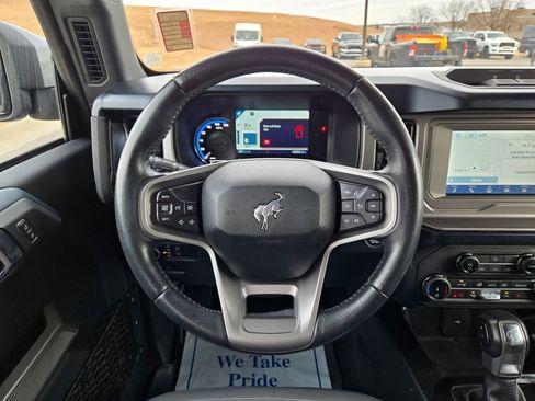 Used 2022 Ford Bronco Outer Banks w/ Sasquatch Package AWD/4WD image 16