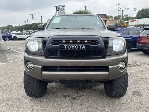 Used 2011 Toyota Tacoma PreRunner w/ SR5 Pkg #2 RWD image 8