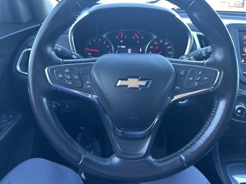 Used 2020 Chevrolet Equinox LT image 18