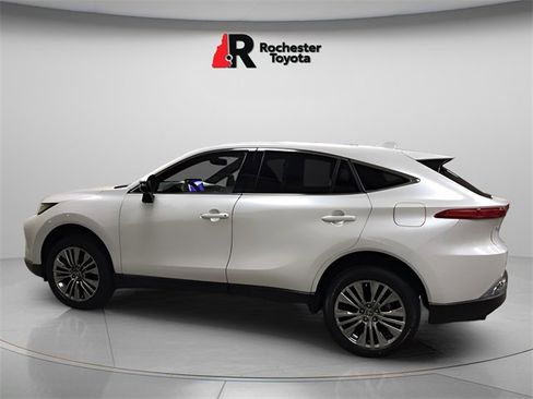 Used 2024 Toyota Venza Limited image 7