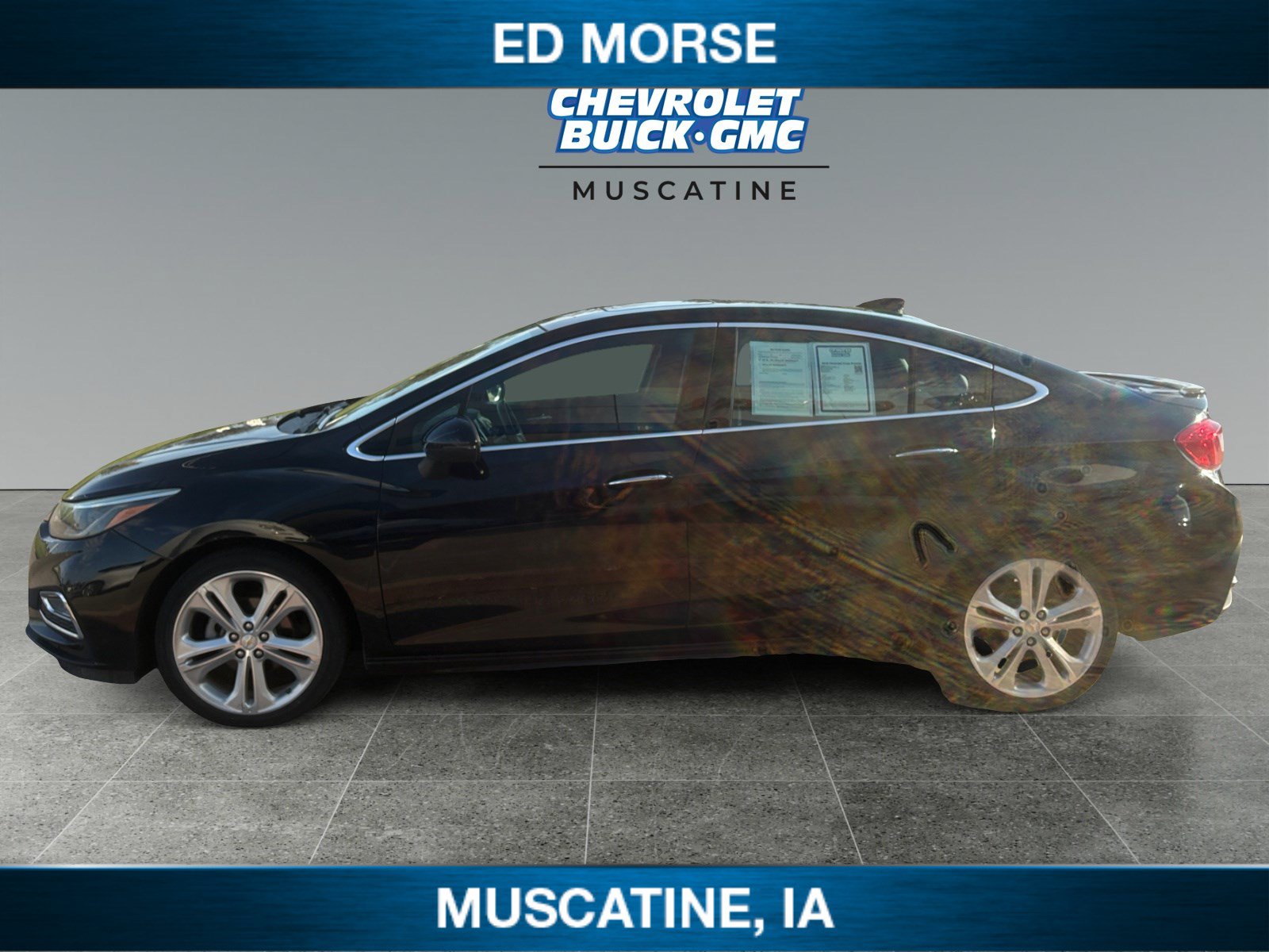 Used 2018 Chevrolet Cruze Premier FWD image 2