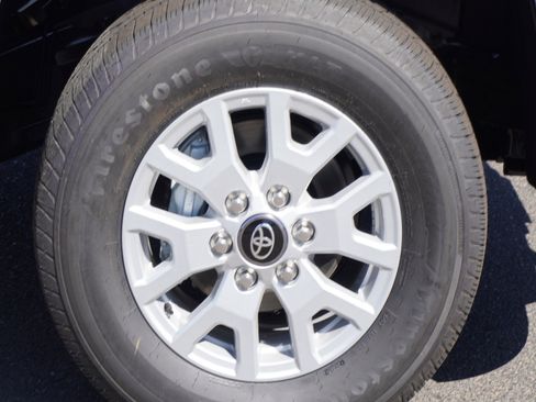 New 2025 Toyota Tacoma SR5 image 5