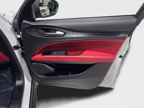 Used 2020 Alfa Romeo Stelvio w/ Nero Edizione image 25