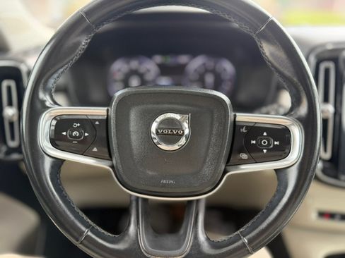 Used 2022 Volvo XC40 T5 Momentum AWD/4WD image 20