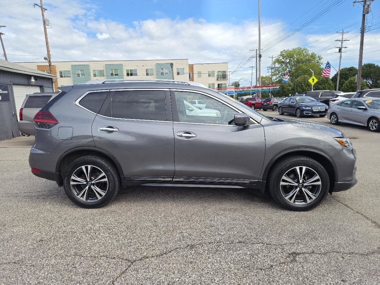 Used 2018 Nissan Rogue SL w/ Premium Package AWD/4WD image 4