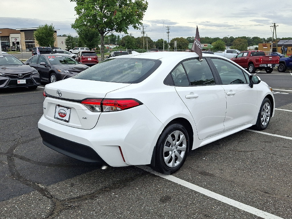 Used 2026 Toyota Corolla LE FWD image 6