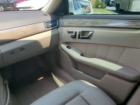 Used 2011 Mercedes-Benz E 350 4MATIC Sedan image 18