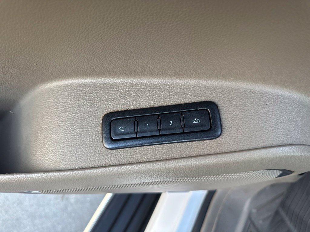 Used 2019 Chevrolet Suburban Premier AWD/4WD image 19