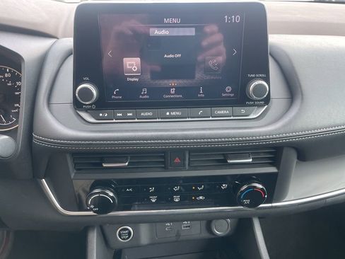 Used 2023 Nissan Rogue S image 12