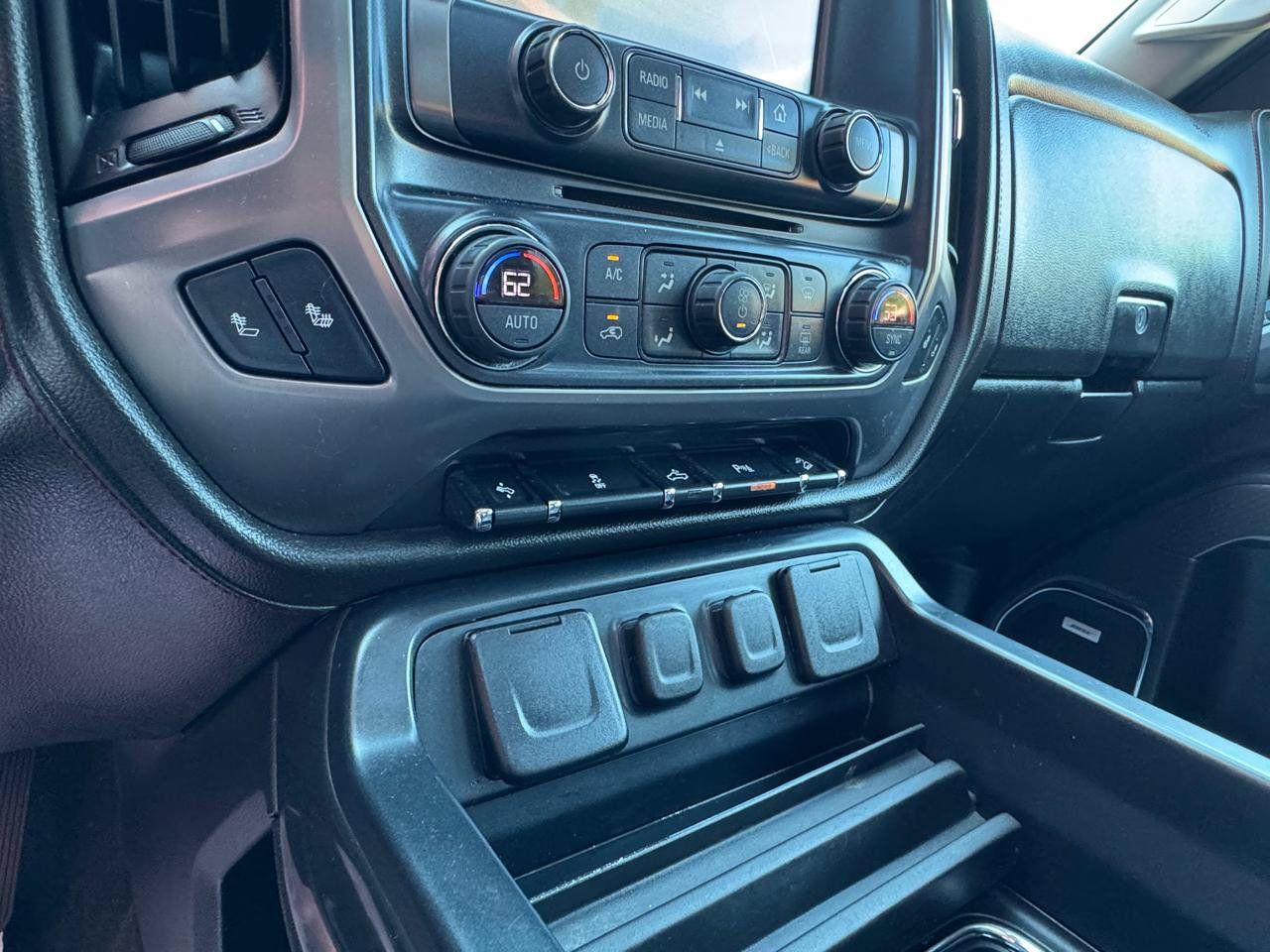 Used 2018 GMC Sierra 1500 SLT AWD/4WD image 19