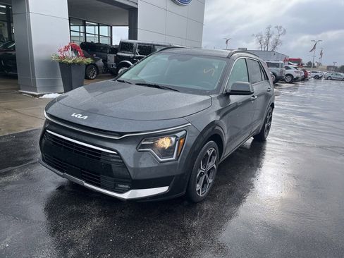 Certified 2023 Kia Niro EX Touring image 1