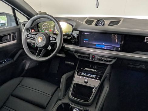 New 2026 Porsche Cayenne Coupe AWD/4WD image 21