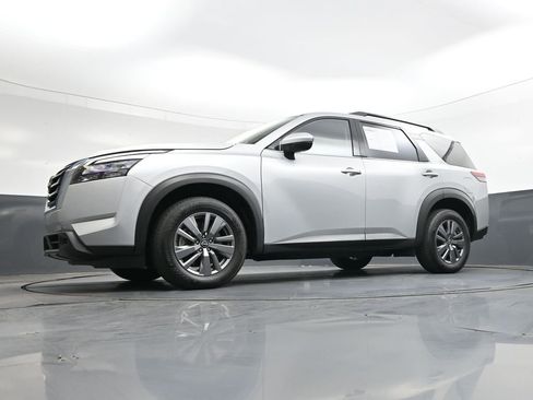 Used 2025 Nissan Pathfinder SV AWD/4WD image 44