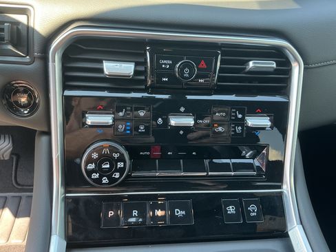 Certified 2025 Nissan Armada Platinum Reserve AWD/4WD image 18