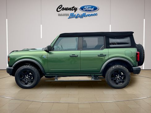 Used 2023 Ford Bronco Black Diamond AWD/4WD image 3