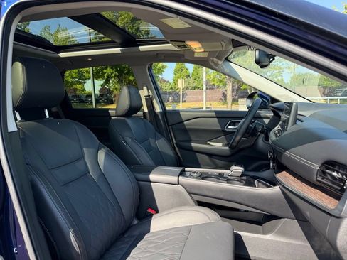 Used 2025 Nissan Rogue Platinum AWD/4WD image 25