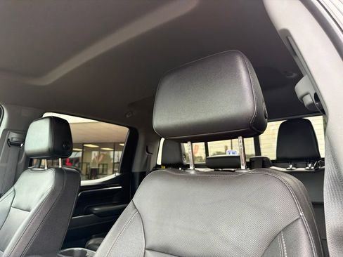 Used 2023 GMC Sierra 1500 SLT AWD/4WD image 19