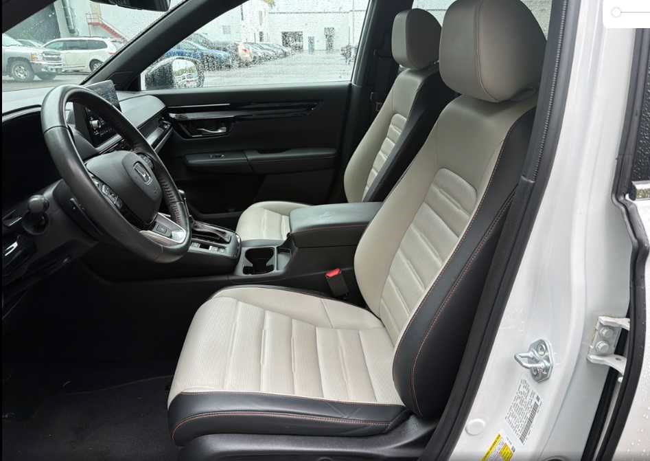 Used 2023 Honda CR-V Sport Touring image 9