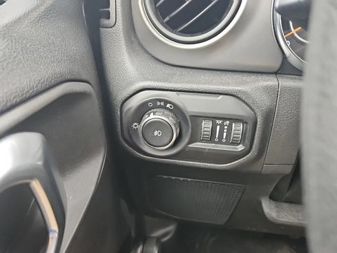 Used 2022 Jeep Wrangler Unlimited Sport AWD/4WD image 20