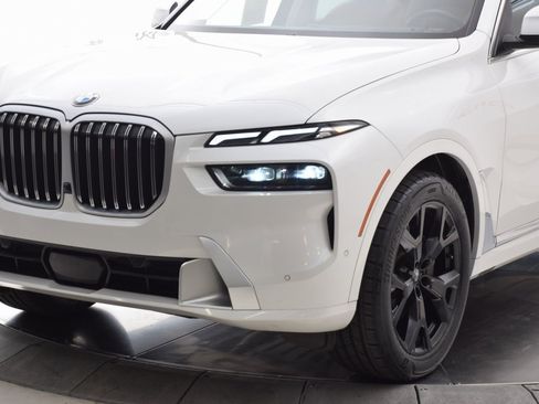Used 2023 BMW X7 xDrive40i w/ Parking Assistance Package image 10