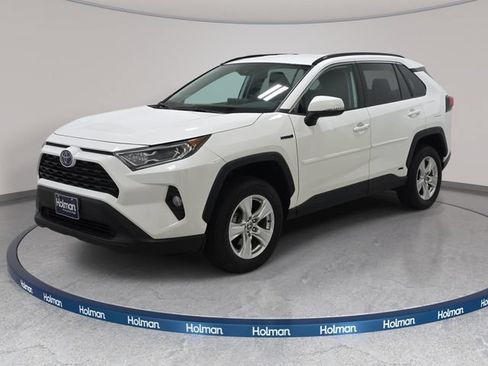 Certified 2021 Toyota RAV4 XLE w/ XLE Grade Weather Package AWD/4WD image 1