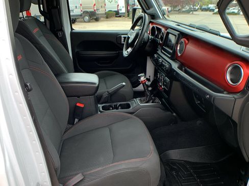 Used 2019 Jeep Wrangler Unlimited Rubicon w/ Cold Weather Group image 30